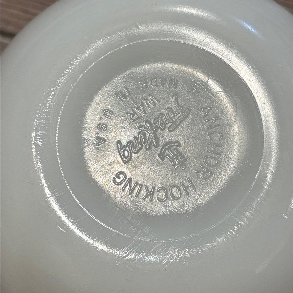 Vintage Anchor Hocking Fire King Milk Glass Bowl - Picture 6 of 6